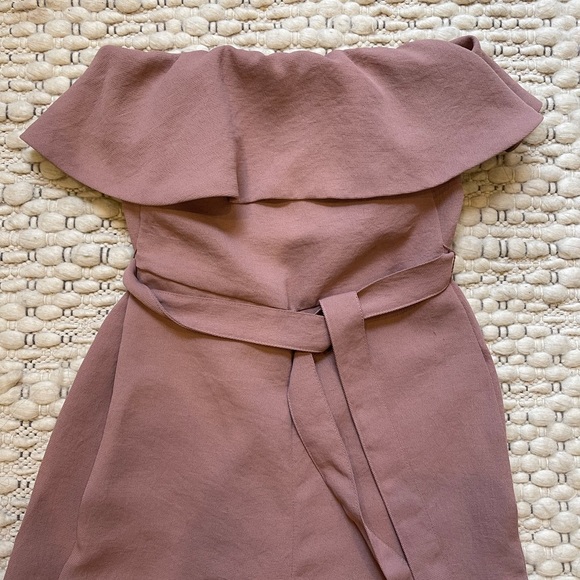 Babaton Flutter strapless, ruffled Jumpsuit - Picture 3 of 5